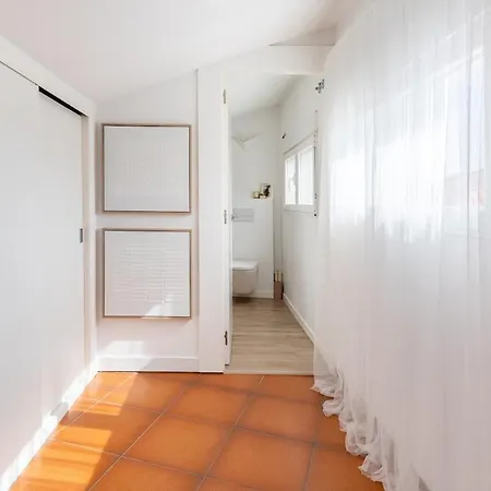 Encantador Atico Con Vistas Al Mar En