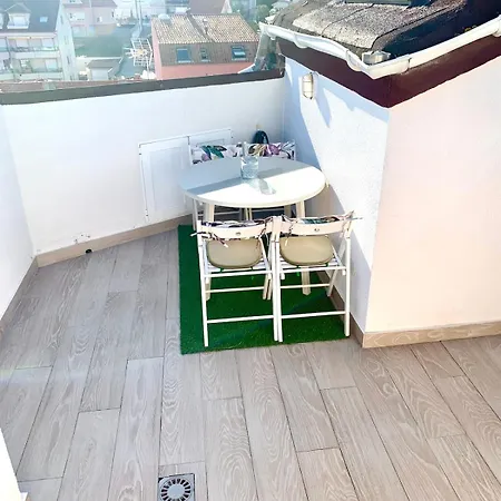 Encantador Atico Con Vistas Al Mar En