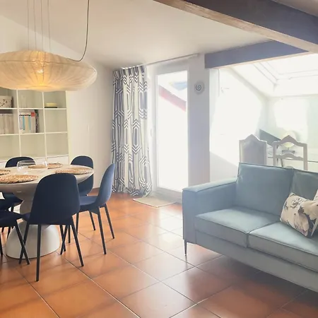 Encantador Atico Con Vistas Al Mar En