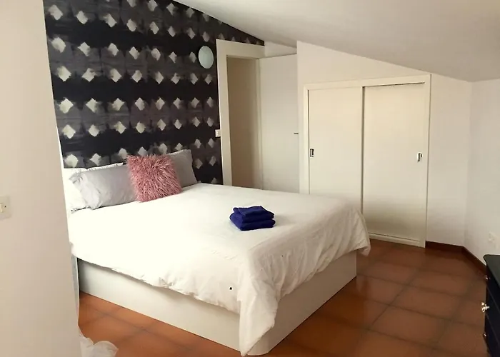 Encantador Atico Con Vistas Al Mar En *