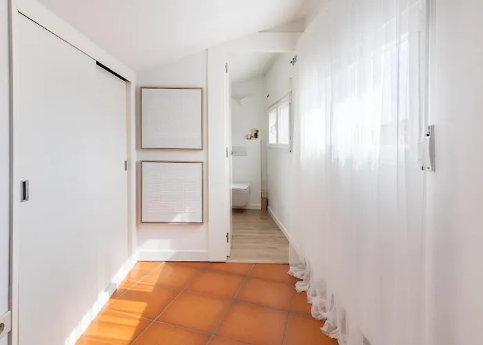 Encantador Atico Con Vistas Al Mar En