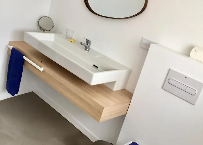 Encantador Atico Con Vistas Al Mar En *