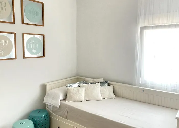 Encantador Atico Con Vistas Al Mar En *