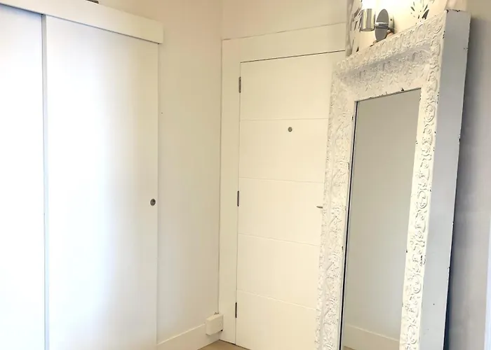 Encantador Atico Con Vistas Al Mar En *