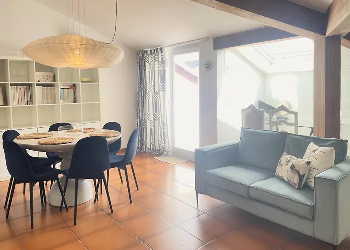 Encantador Atico Con Vistas Al Mar En